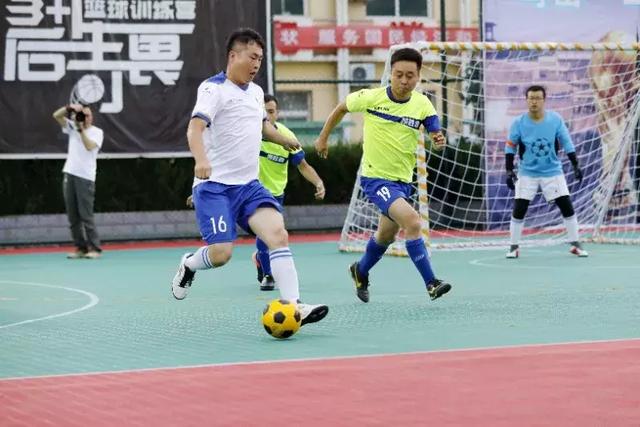 半场-阿森纳暂1-0巴黎 哈弗茨6分钟闪击萨卡手球巴黎投诉无果